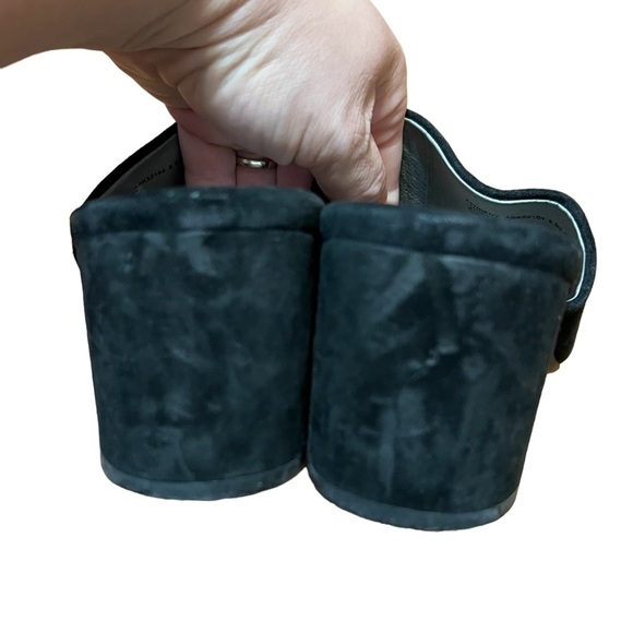 Obeo Black Kennedy Leather Upper Leather Linner Small Heal Slip on Size 8.5 - Picture 3 of 5